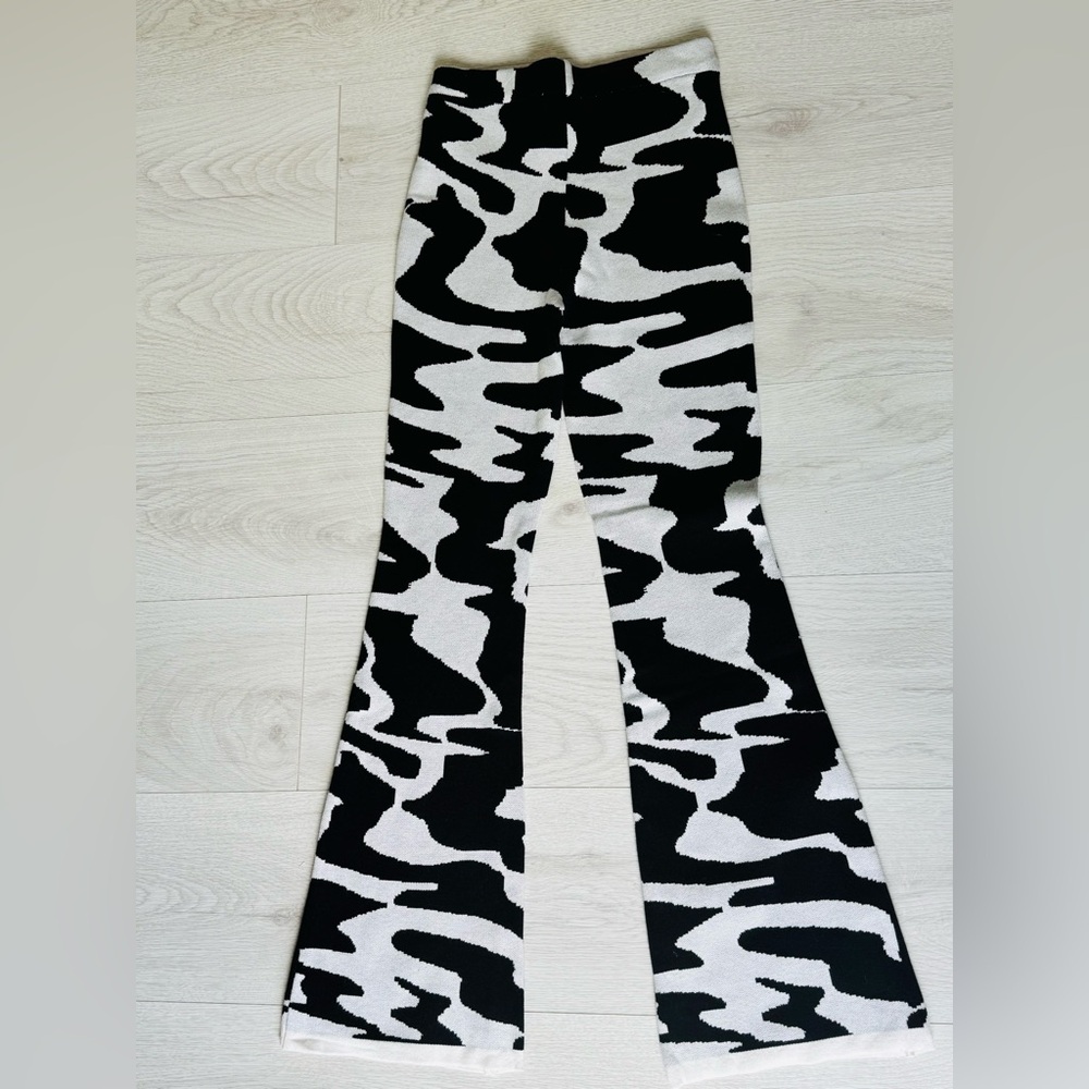 Baevely Cow Print Pants Size Small, Elastic Waist, Ankle Flare Pants Black White - Picture 7 of 11